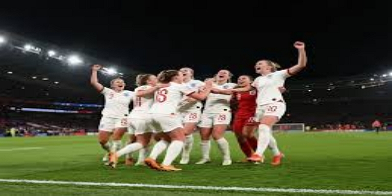 战术崩溃与中场失控：星空体育关键观察- 星空体育