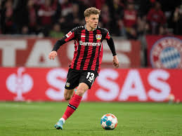 足球的社会责任：从球场到社区的影响力-星空体育