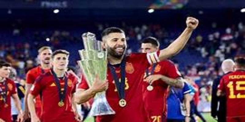 四强队伍深度解析：战术与实力的完美融合-星空体育