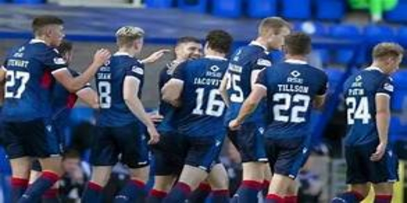 比赛进程回顾：关键失误与反击乏力-星空体育